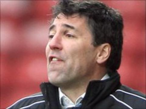 Wrexham manager Dean Saunders
