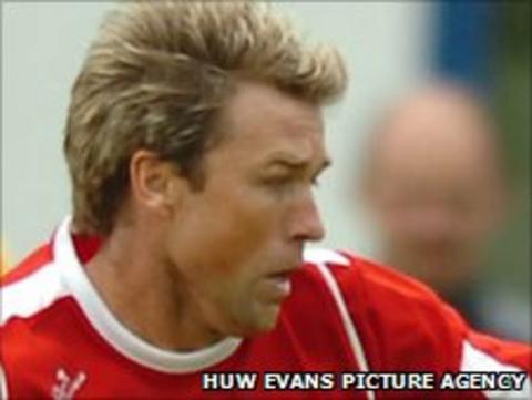 Llanelli manager Andy Legg