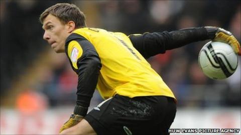 Swansea goalkeeper Dorus de Vries says the fans will play a big part