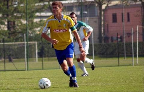 Fabio Pellacini in action for his former Italian side Meletolese