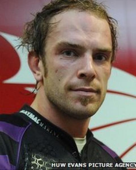Ospreys captain Alun Wyn Jones