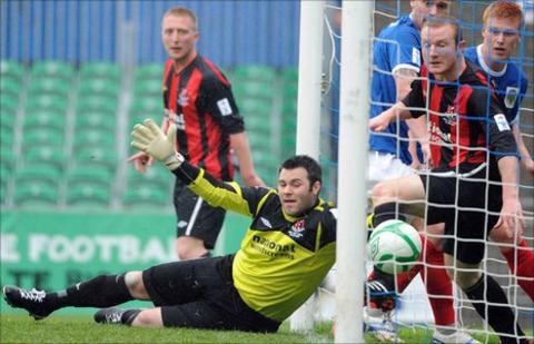Chris Keenan in action in the Irish Cup final against Linfield