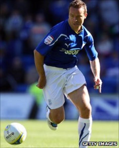 Gavin Rae in action for Cardiff City