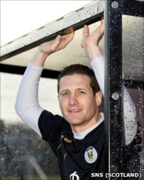 St Mirren midfielder Hugh Murray