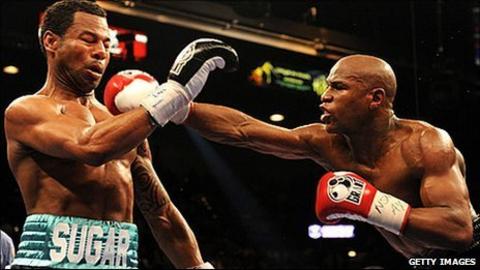 Floyd Mayweather (right) beat Shane Mosley in Las Vegas