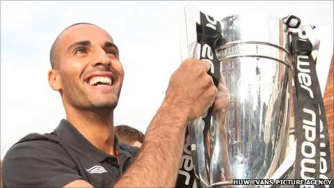 Darren Pratley