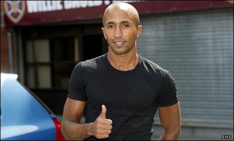 Mehdi Taouil arrives at Tynecastle
