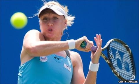 Elena Baltacha battles against Aravane Rezai at Eastbourne