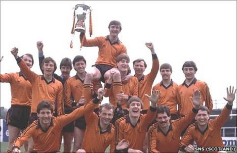 Paul Hegarty holds aloft the Scottish League Cup in 1979