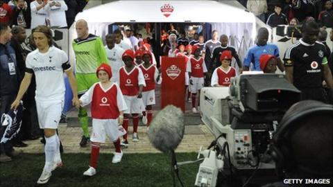 Tottenham Hotspurs and Orlando Pirates come out for the Vodacom final