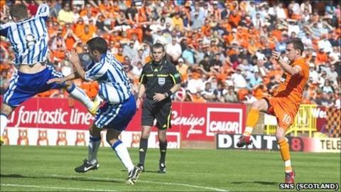 Danny Swanson volleys the equaliser for Dundee United