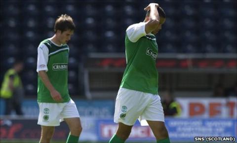 Hibernian were thrashed 4-1 at Rugby Park