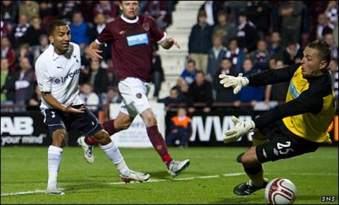 Aaron Lennon scores for Spurs