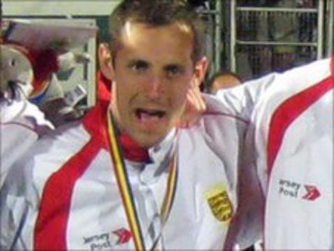 Chris Andrews