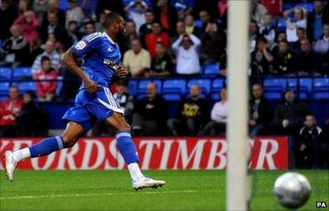 Emile Sinclair puts Macclesfield in front at Bolton
