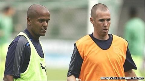 Kenny Miller Robert Earnshaw