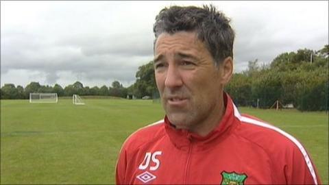 Wrexham manager Dean Saunders