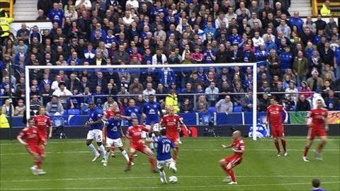 Mikel Arteta scores for Everton against Liverpool