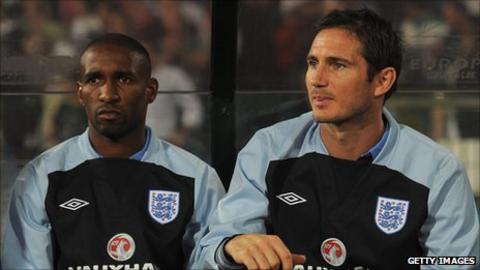 Jermain Defoe and Frank Lampard on the substitutes' bench on Friday