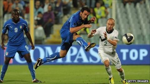Substitute Giampaolo Pazzini scores five minutes from the end to book Italy's passage to Euro 2012