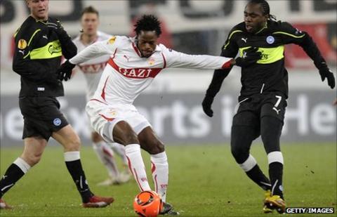 Guinea's Mamadou Bah (centre)