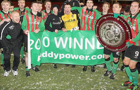 Glentoran won the 2010 Shield by beating Linfield