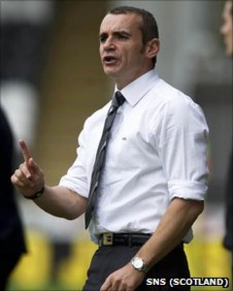 St Mirren manager Danny Lennon