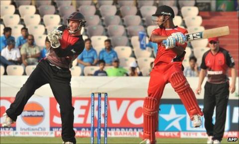 Lendl Simmons cuts during Trinidad & Tobago's win over Leicestershire