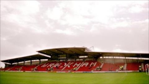 Racecourse Ground