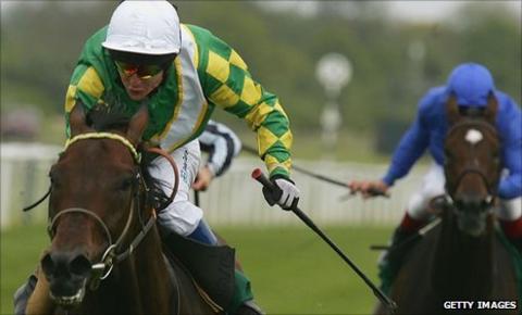 Philip Robinson rides Rakti in 2005