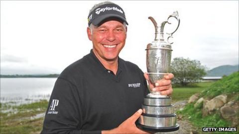 Darren Clarke poses with the Claret jug