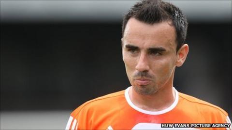 Leon Britton