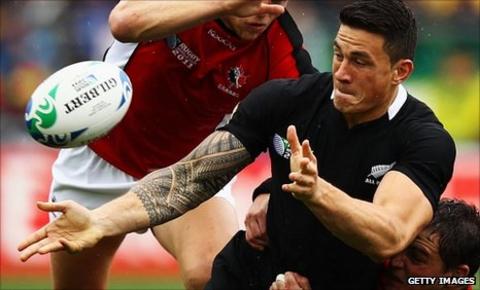 Sonny Bill Williams sends out a pass against Canada
