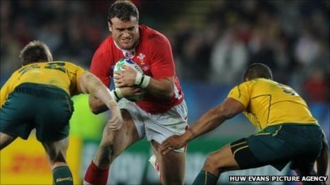 Jamie Roberts takes on Australia