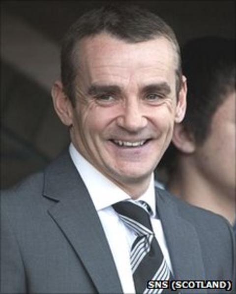 St Mirren manager Danny Lennon