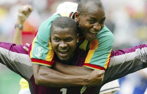Tony Sylva (in purple) and Souleymane Camara