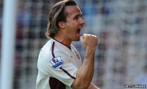 Boudewijn Zenden celebrates a goal for Sunderland last season