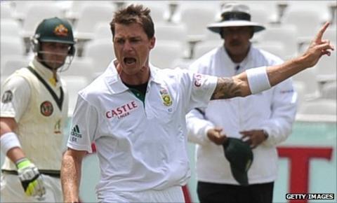 Dale Steyn celebrates the wicket of Shane Watson