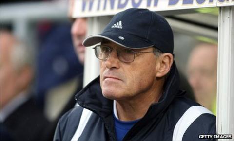 Crewe Alexandra manager Dario Gradi
