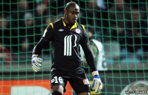 Vincent Emyeama in action for Lille