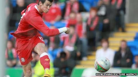 Gareth Bale scores against Norway