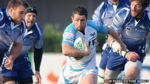 Shane Williams attacks Treviso