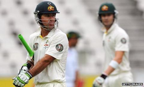 Ricky Ponting and Michael Clarke walk off as bad light curtails day four