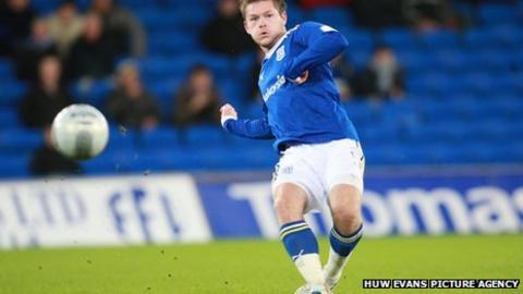 Cardiff City midfielder Aron Gunnarsson