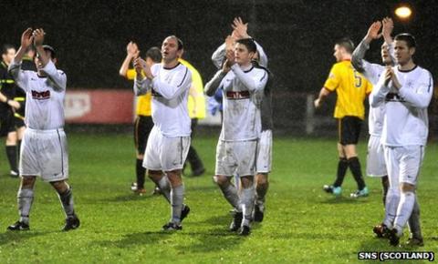 Culter players applaud their fans