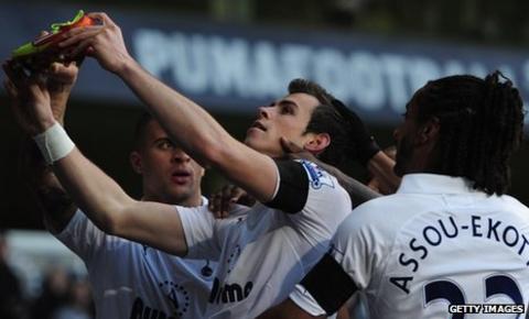 Gareth Bale pays tribute to Gary Speed after scoring for Tottenham