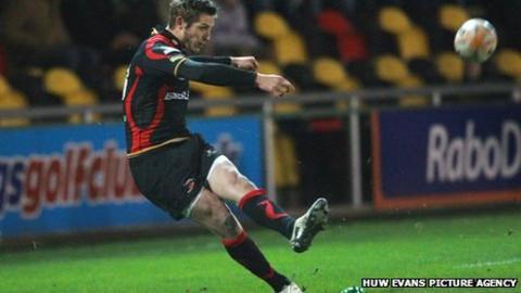 Jason Tovey