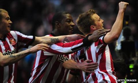 (r-l) Sebastian Larsson, Titus Bramble and James McClean