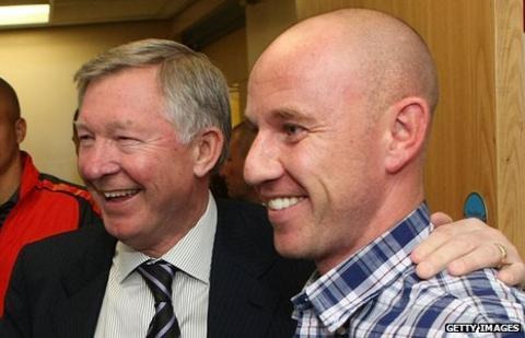 Nicky Butt (right) with Sir Alex Ferguson (left)