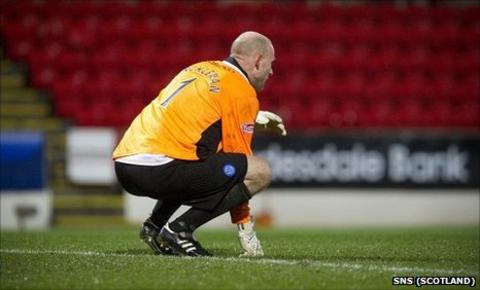 St Johnstone goalkeeper Peter Enckelman